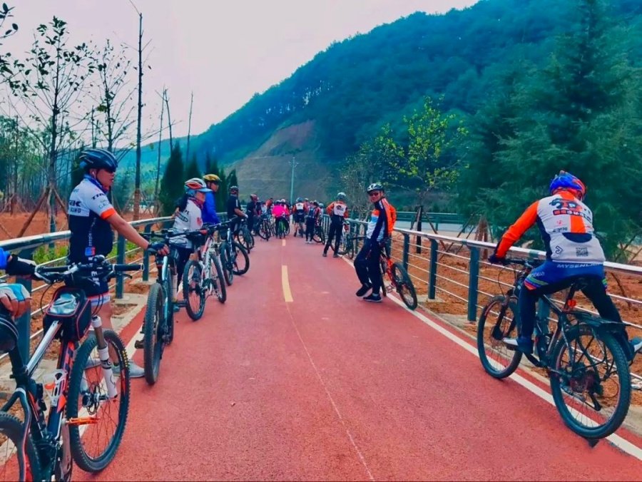 Finding the Best Vietnam Laos Cycling Tour: Why This Cross-Border Adventure Defines Indochina